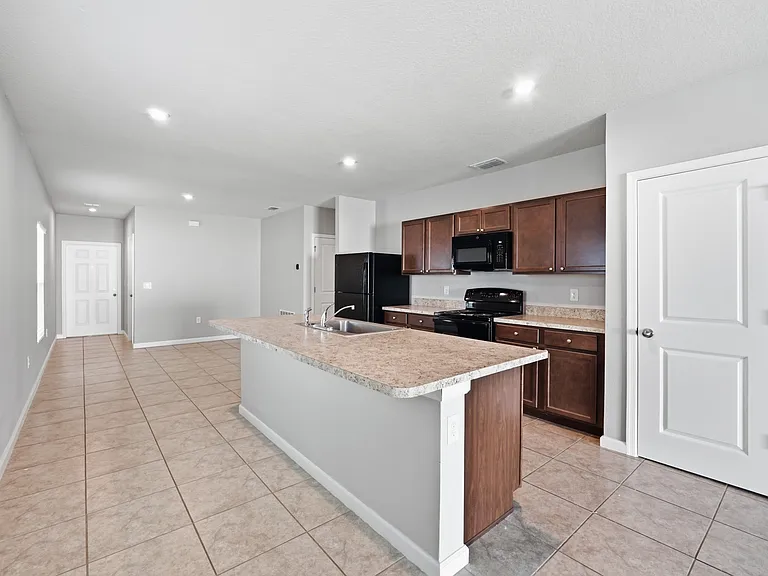 1530 Finnigan Cir — Photo 10
