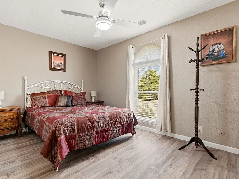207 Goodman Ave — Photo 13