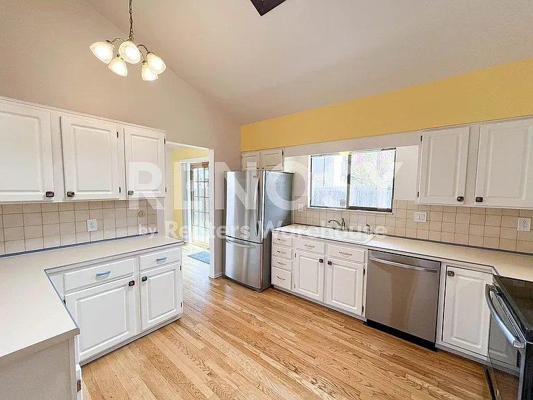 5452 Blackhawk Rd — Photo 12