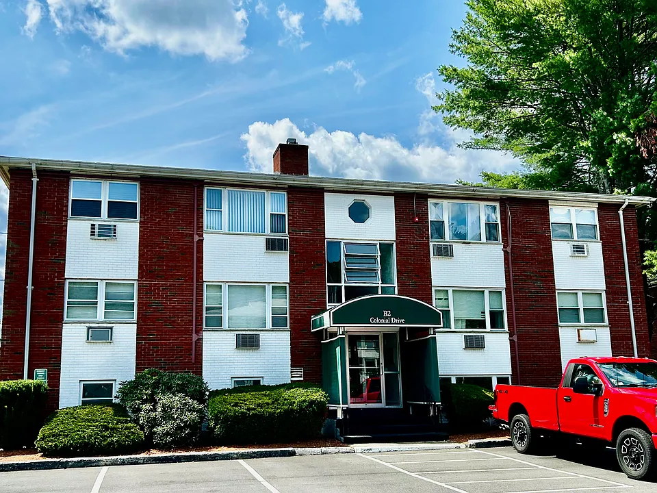 B2 Colonial Dr #4
