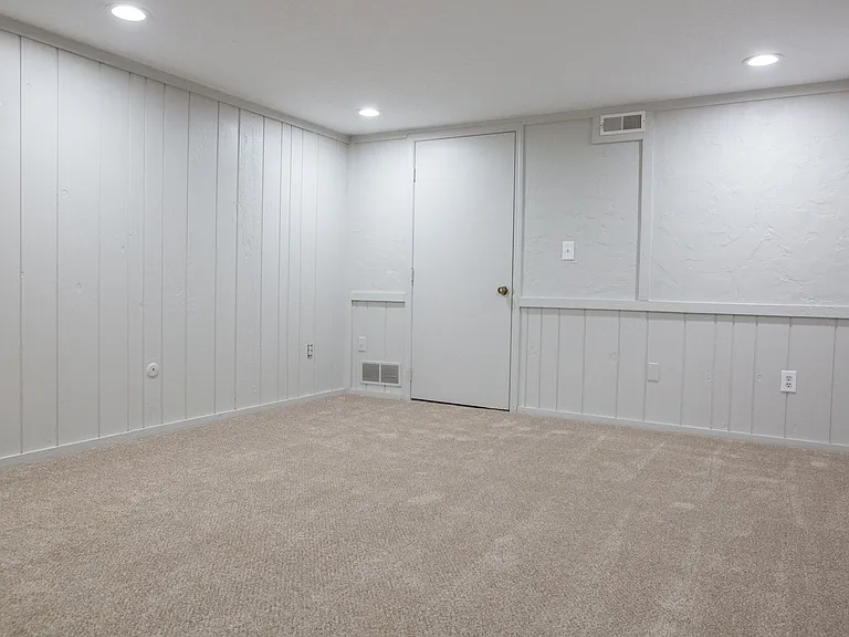 7778 Deercrest Ct — Photo 27