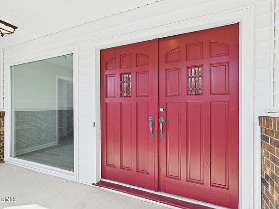 4th image of 3804 Kenwood Dr