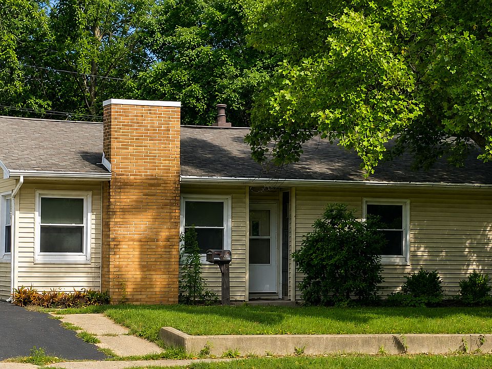 1st image of 1002 S Mattis Ave