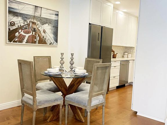 4th image of 4845 Narragansett Ave APT 4