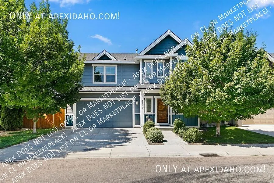 Spacious Southeast Boise Home with Granite Kitchen, Gas Fireplace & Fenced Yard — Photo 3
