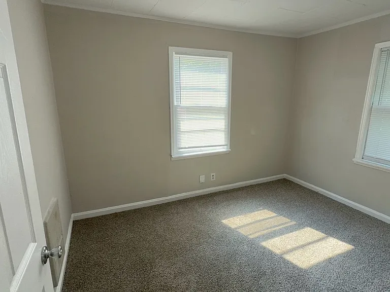 1613 Dorchester Ave — Photo 9