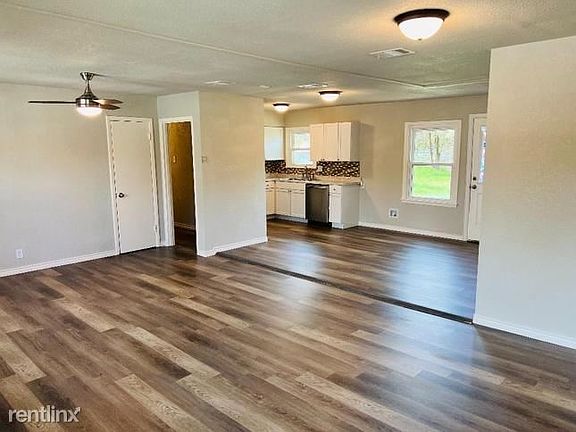 3rd image of 2909R Larry Dr