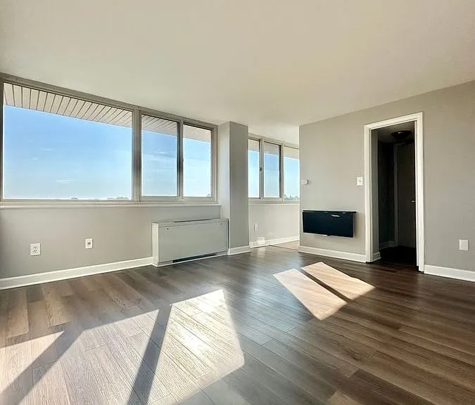 4520 King St #905 — Photo 5