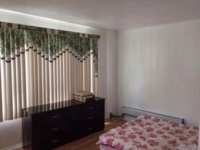 8343 259th St, Glen Oaks, NY, 11004