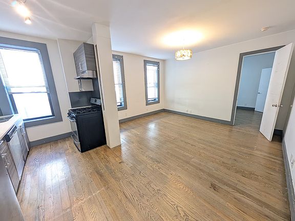 4th image of 1212 Lincoln Pl APT 3H