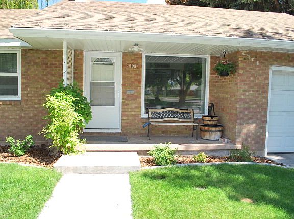 2nd image of 995 Syringa Dr