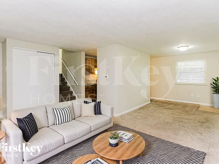 5717 Hacienda Ct — Photo 4