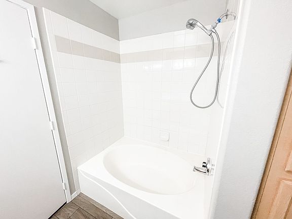 4th image of 950 Seven Hills Dr APT 614