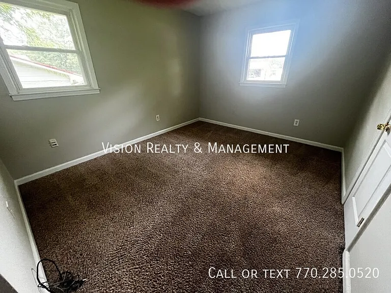 260 Castlegate Cir — Photo 15
