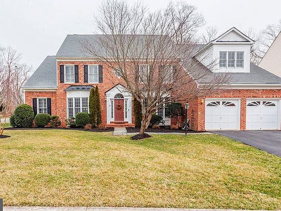2nd image of 4800 Charter Ct