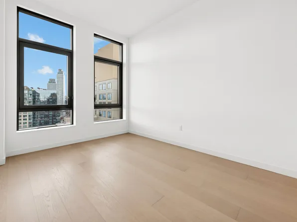 480 Kent Avenue image 2 of 21