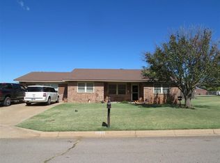 2819 Abramson, Clinton, OK 73601