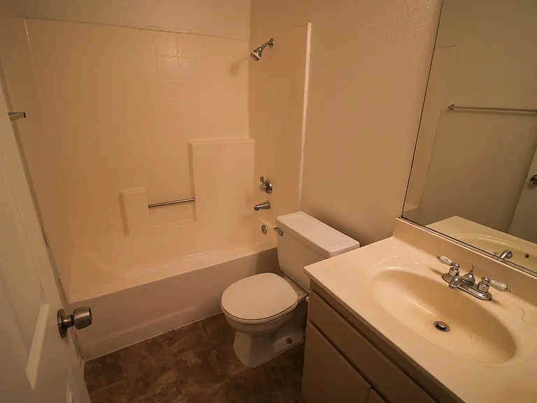 2 bedroom 2 bath apartment in Perris — Photo 28
