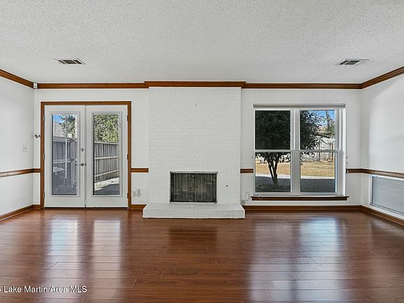 2nd image of 3101 Milan Dr