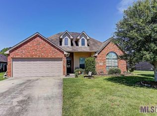 22475 New Port Dr, Denham Springs, LA 70726