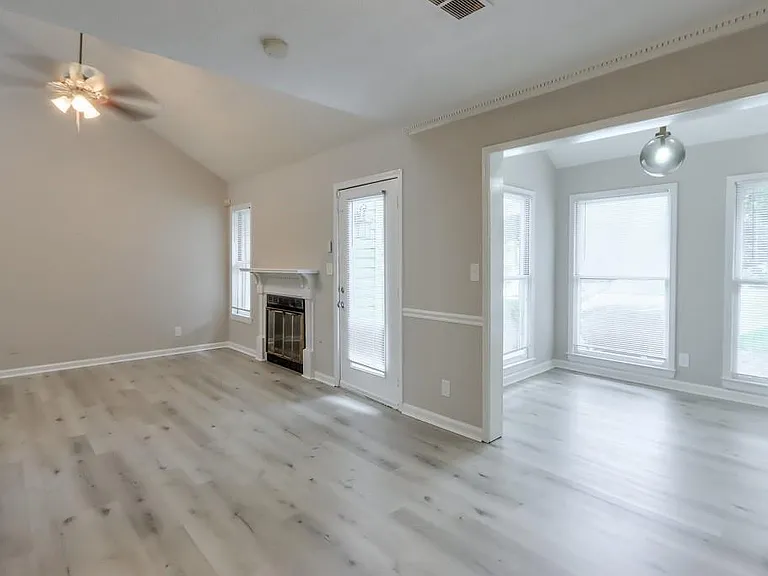 1627 Homestead Trl #1 — Photo 9