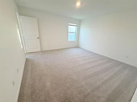 4th image of 326 Stocks Rd