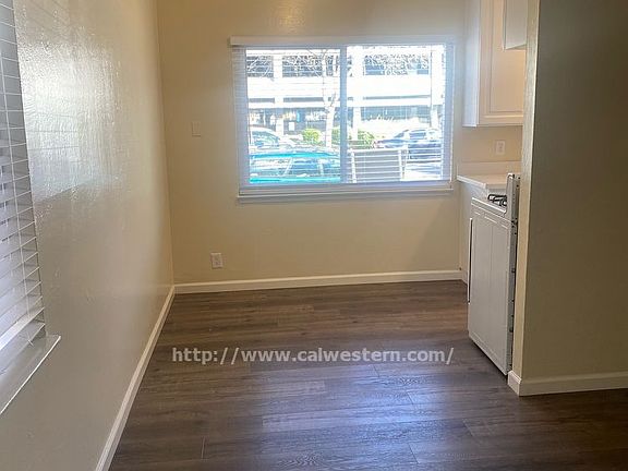 4th image of 385 S 4th St APT 1