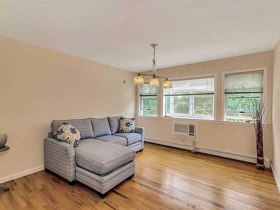 4th image of 117 Crystal Dr