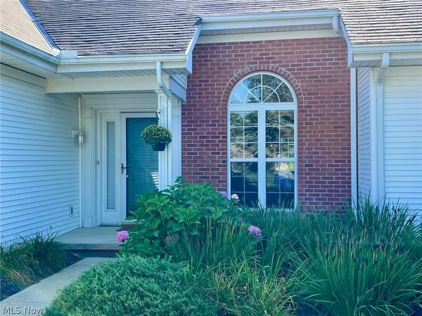 579 Daleview Dr, Aurora, OH 44202