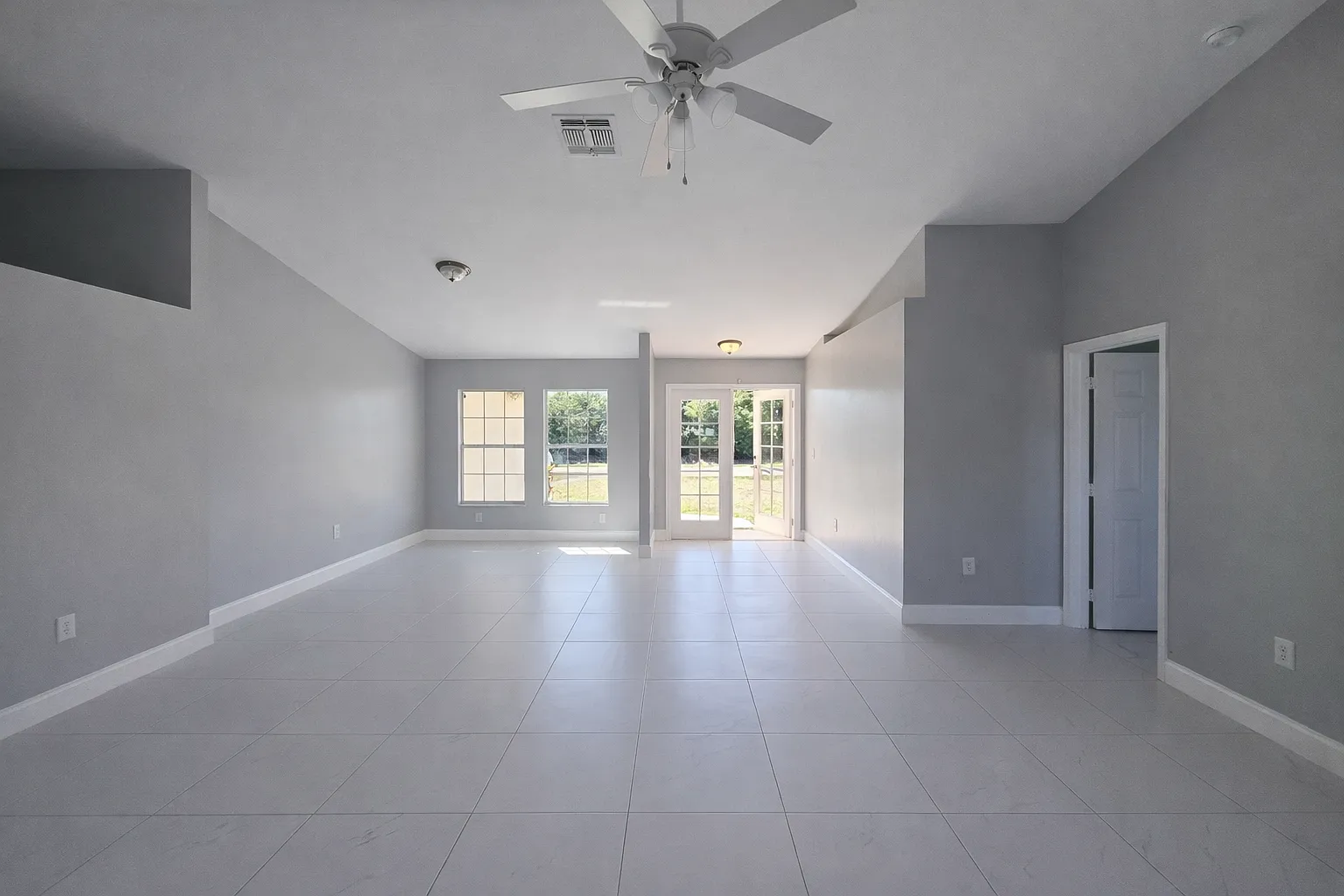 3 bed, 1427 sqft, $1,950 — Photo 4