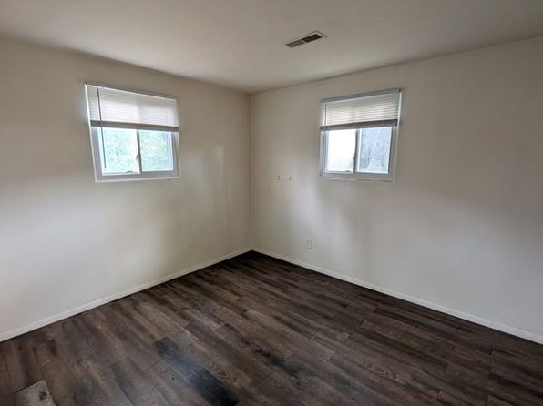 227 W Elm St APT 5B