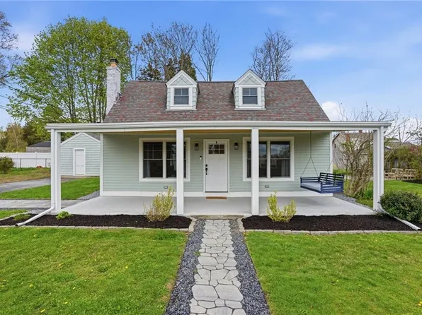 8 Emery Rd, Warren, RI 02885