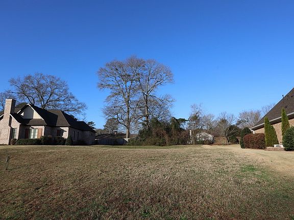 3rd image of 1210 Lillie Ln