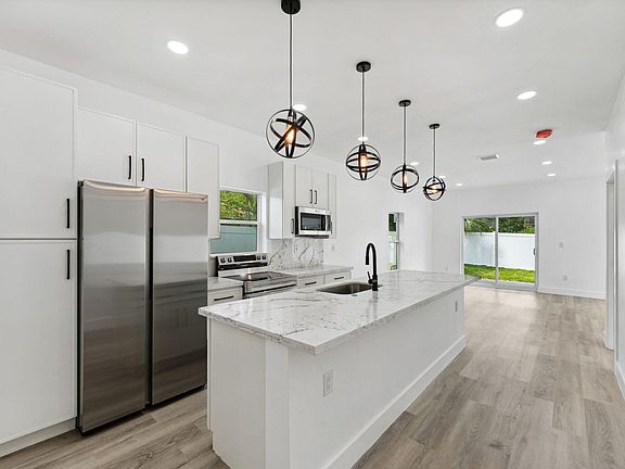 5th image of 341 N Deerfield Ave