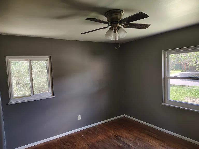 819 Parker Rd — Photo 3
