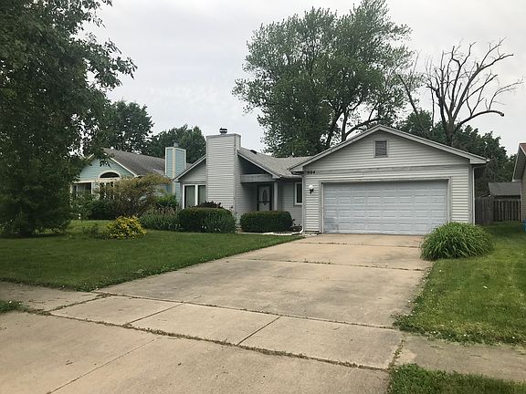 2nd image of 904 W Wascher Dr