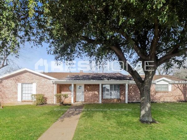 801 Savannah Way