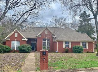 1703 Valley View Dr, Tupelo, MS 38801