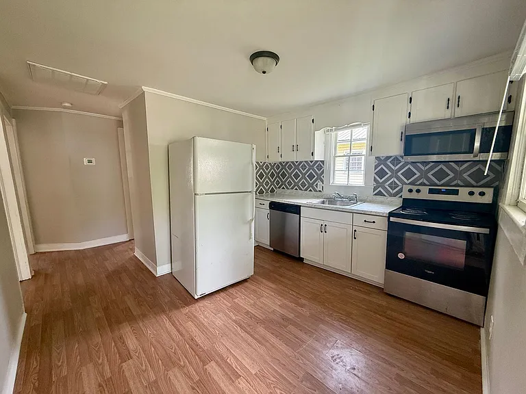 305 Maple St — Photo 5