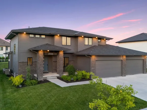 3935 S 208th St, Elkhorn, NE 68022