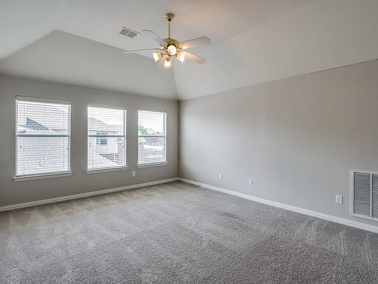 323 Del Cano Dr — Photo 24