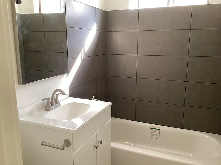 3735 Inglewood Blvd #2 — Photo 4