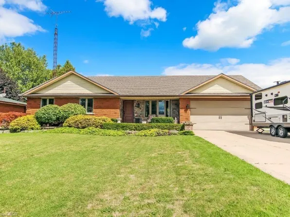 4 Donjon Blvd, Norfolk County, ON N0A 1N7