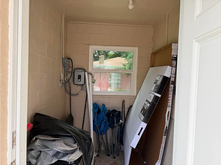 1127 Avenue E #A — Photo 12