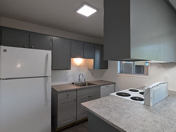 2nd image of 5920 SW Erickson Ave #112-007