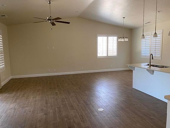 3rd image of 2573 E Desert Cliff Dr