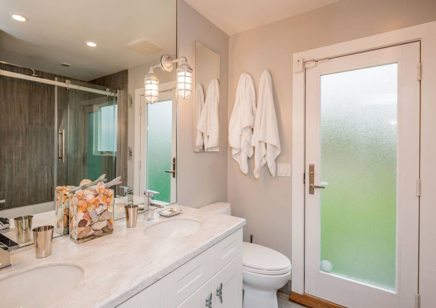  Lower Level guest and pool bath