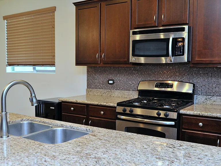 12992 N Westminster Dr — Photo 4