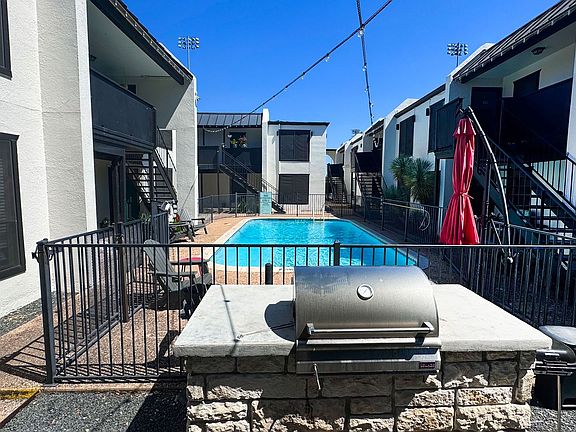 5th image of 4605 Avenue A #112