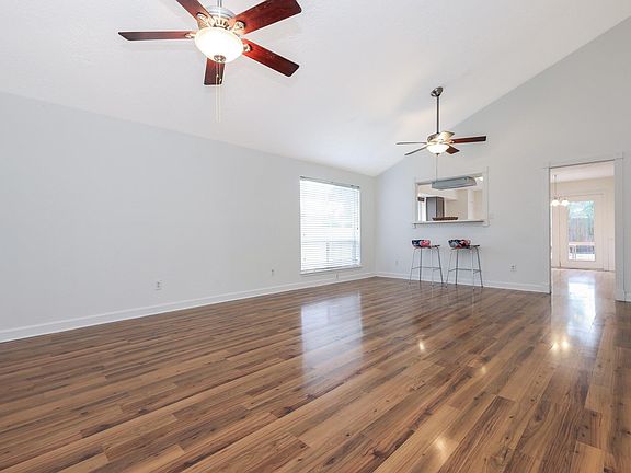 5th image of 7211 Foxside Ln